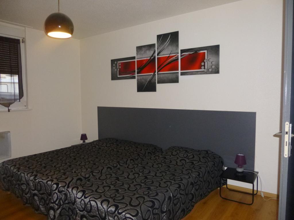 Studio/Hotel Porte De France Saint-Louis  Room photo